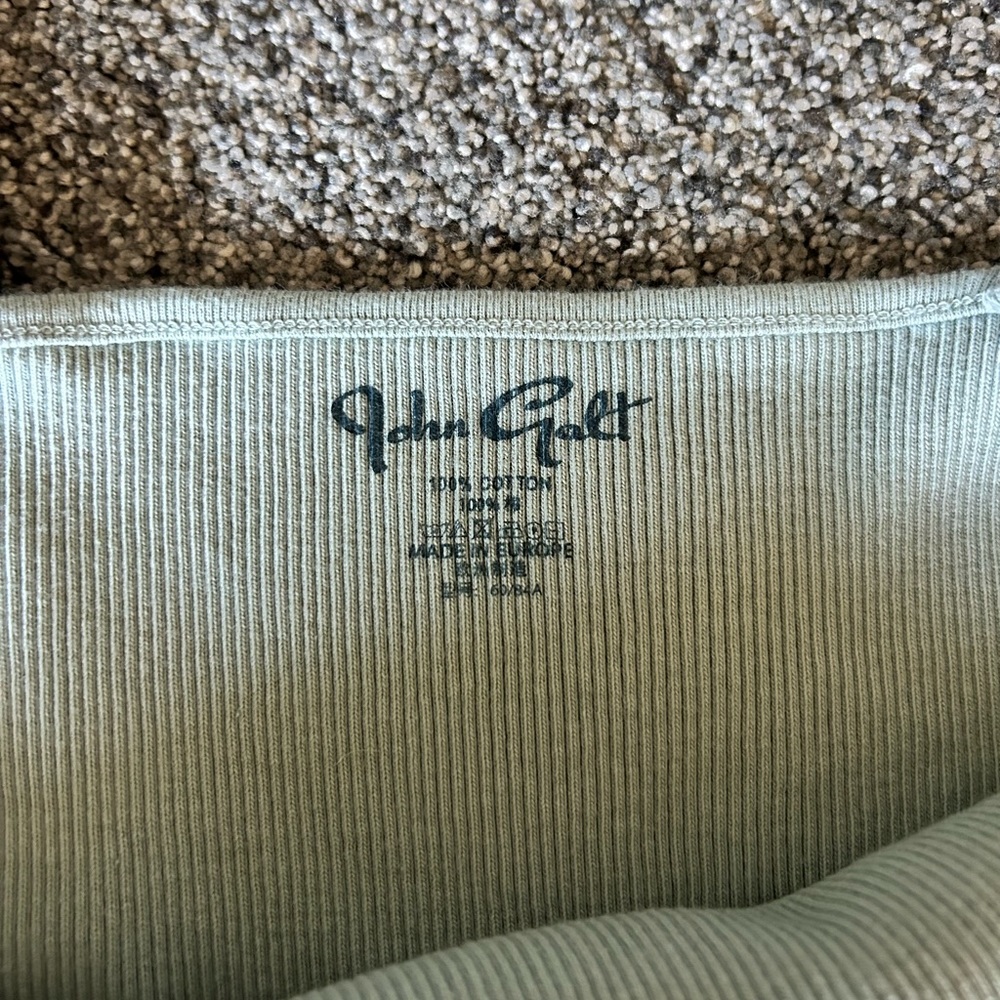 PACSUN- 2 Straight neckline, cropped tanks! - Picture 3 of 4